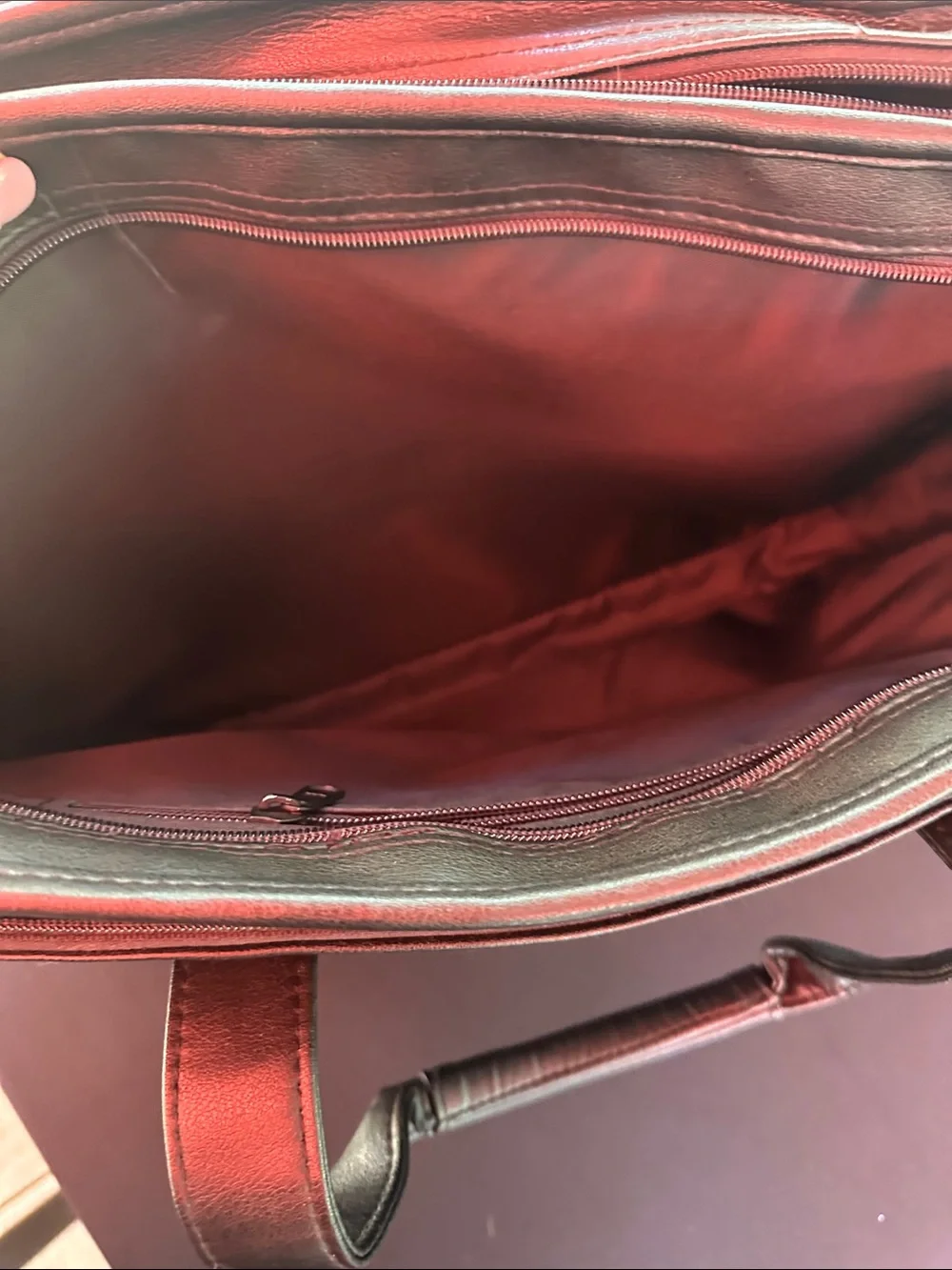 Classic Women's Black Laptop Tote Bag - Sleek Carryall